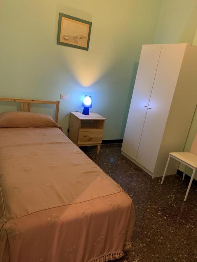 Dolce Notte, Near San Martino Hospital Bed & Breakfast Genoa Bagian luar foto